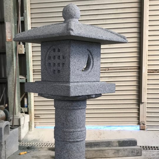 永徳寺型灯籠 - 岩渕産業